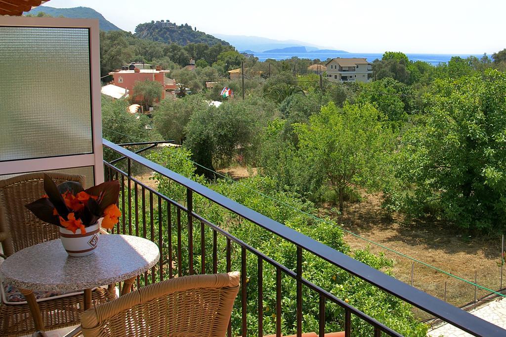 Kefalas Apartments Parga Bilik gambar